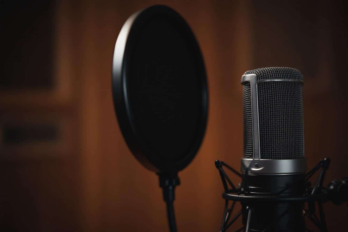 Micro podcast voix enregistrement : guide et conseils pratiques